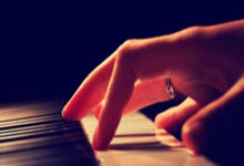 马德里竞技守住联赛前四，争夺欧冠资格：一场激动人心的征程