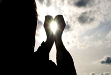 篮球名将詹姆斯刷新生涯里程碑，成为话题焦点